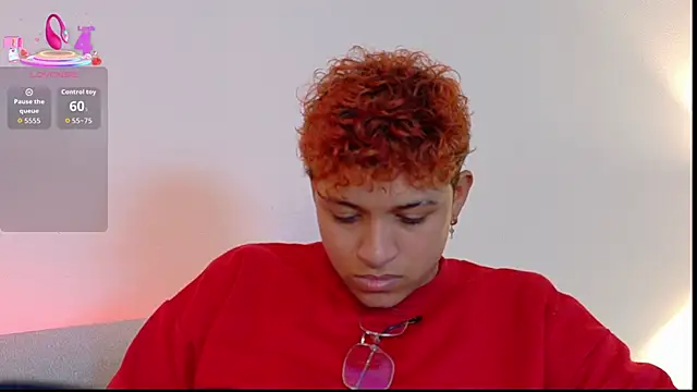 Snapshot of DominickJoness chatting on March 23, 4:05 am DominickJoness online show from March 23, 4:05 am