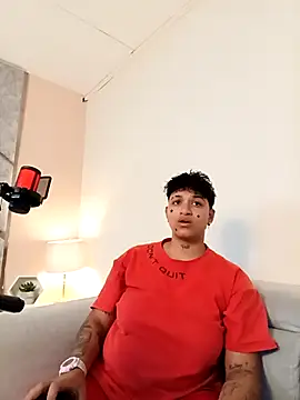 Snapshot of DominickJoness chatting on March 31, 4:35 am DominickJoness online show from March 31, 4:35 am