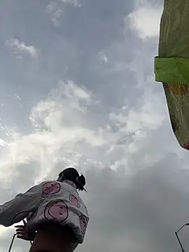 sylphiee  online show from March 28, 9:47 pm