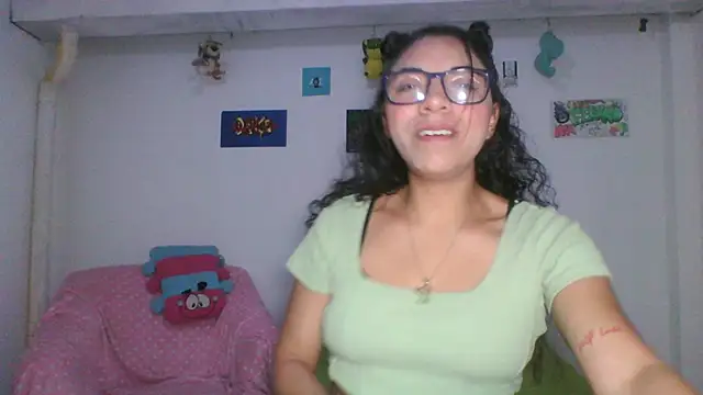 Snapshot of nataliesweet_22 chatting on March 17, 11:19 pm nataliesweet 22 online show from March 17, 11:19 pm