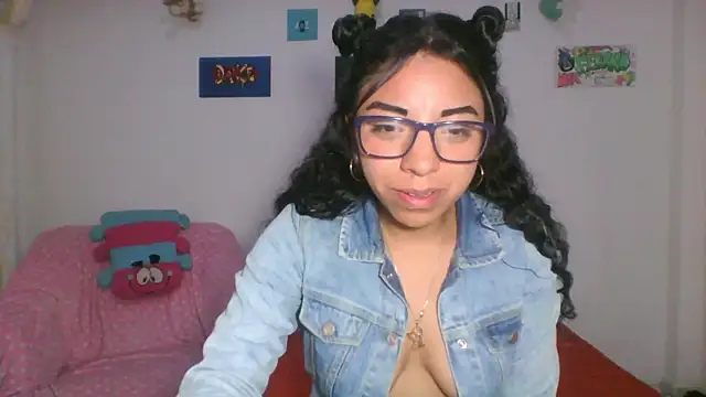 Snapshot of nataliesweet_22 chatting on March 18, 11:30 pm nataliesweet 22 online show from March 18, 11:30 pm