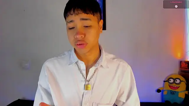 Snapshot of Lee_Colee chatting on March 23, 10:03 pm Lee Colee online show from March 23, 10:03 pm