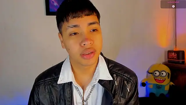 Snapshot of Lee_Colee chatting on March 27, 12:49 am Lee Colee online show from March 27, 12:49 am