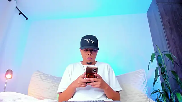 Snapshot of Randdy_333 chatting on March 26, 5:24 am Randdy 333 online show from March 26, 5:24 am