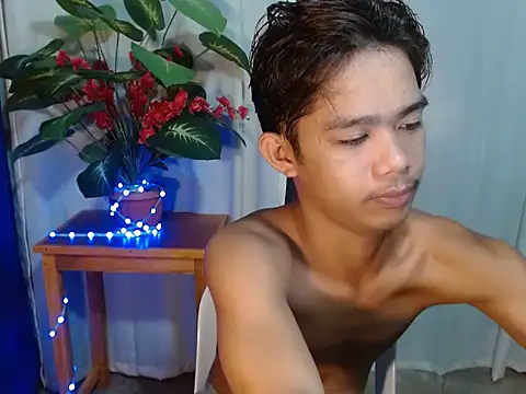 Snapshot of boynextdoorjosh chatting on July 14, 10:21 am boynextdoorjosh online show from July 14, 10:21 am