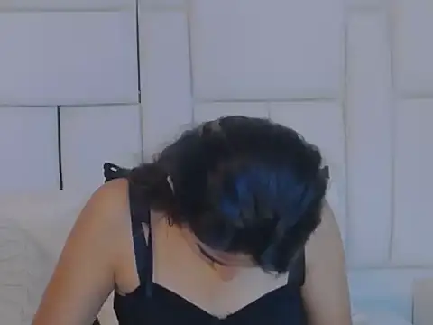 AnnieDesire online show from June 4, 4:40 am