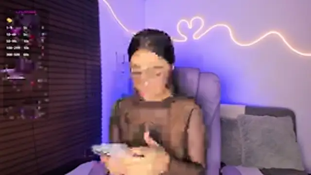 Snapshot of keily_xoxo_ chatting on July 9, 1:42 am keily xoxo online show from July 9, 1:42 am