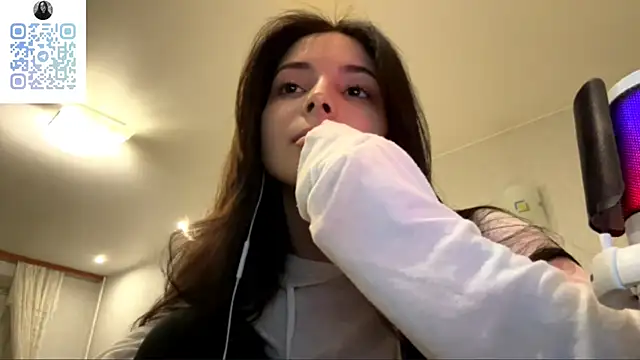 Snapshot of Mikytiki chatting on March 15, 2:12 pm Mikytiki online show from March 15, 2:12 pm