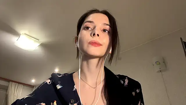 Snapshot of Mikytiki chatting on March 16, 5:28 pm Mikytiki online show from March 16, 5:28 pm