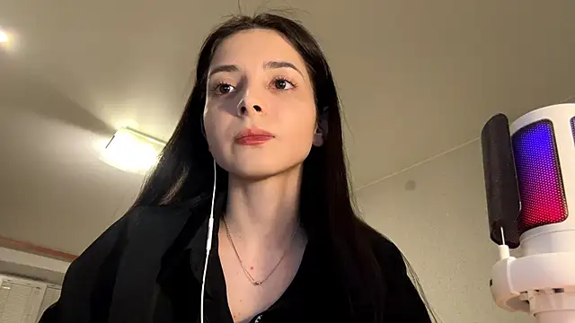 Snapshot of Mikytiki chatting on March 18, 4:21 pm Mikytiki online show from March 18, 4:21 pm