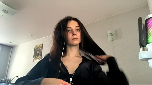 Snapshot of Mikytiki chatting on March 23, 6:17 am Mikytiki online show from March 23, 6:17 am