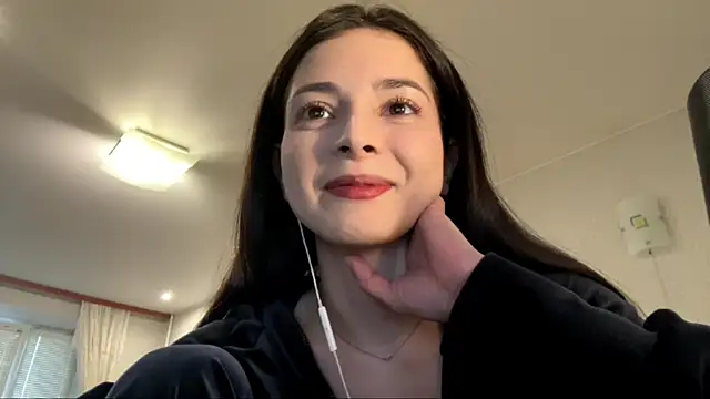 Snapshot of Mikytiki chatting on March 24, 1:27 pm Mikytiki online show from March 24, 1:27 pm