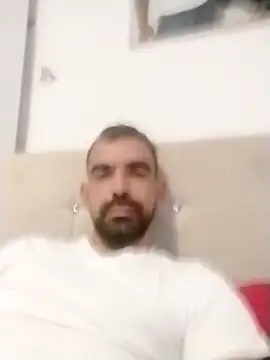 Snapshot of luys23 chatting on March 20, 4:28 am luys23 online show from March 20, 4:28 am