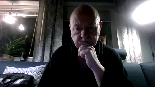 Snapshot of Buggemann chatting on March 21, 4:06 am Buggemann online show from March 21, 4:06 am