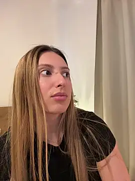EvaRyen  online show from May 5, 3:53 pm