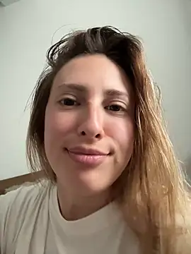 EvaRyen  online show from May 7, 1:27 pm