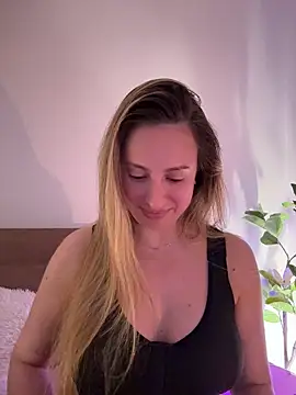 EvaRyen  online show from May 9, 3:39 pm