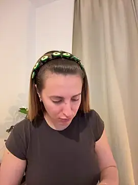 EvaRyen  online show from May 14, 4:47 pm