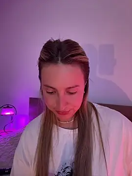 EvaRyen  online show from June 18, 5:06 pm