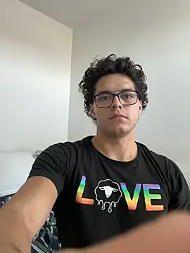 Snapshot of Caleb-Sweats chatting on June 8, 6:41 pm Caleb-Sweats online show from June 8, 6:41 pm