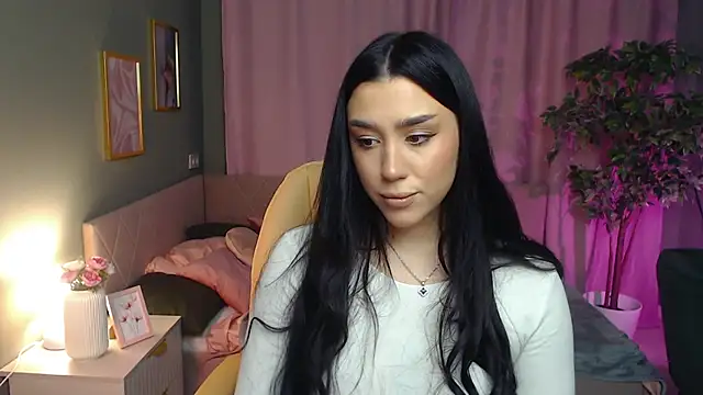 Snapshot of Winonna_Ryder chatting on March 18, 7:44 am Winonna Ryder online show from March 18, 7:44 am