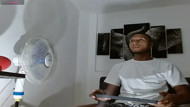 Snapshot of chrisramosv chatting on March 14, 10:59 pm chrisramosv online show from March 14, 10:59 pm