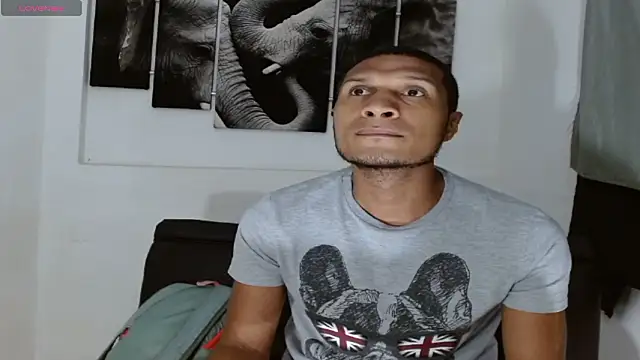 Snapshot of chrisramosv chatting on March 16, 10:47 pm chrisramosv online show from March 16, 10:47 pm