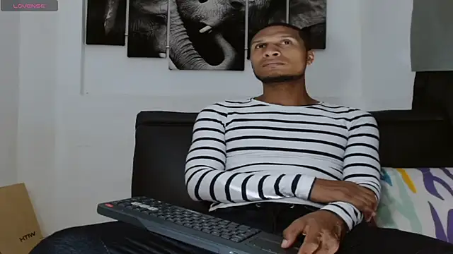 Snapshot of chrisramosv chatting on March 24, 10:59 pm chrisramosv online show from March 24, 10:59 pm