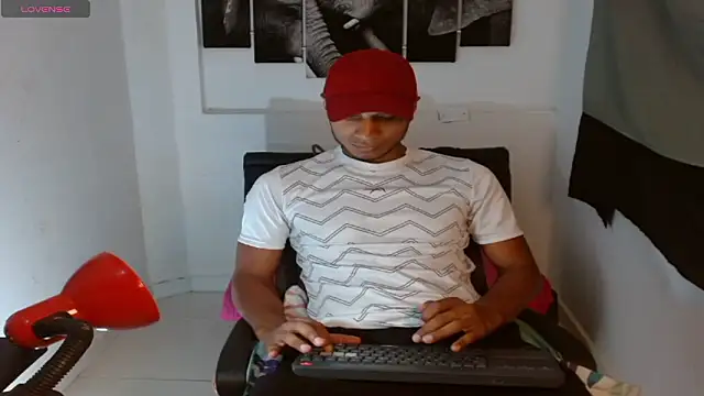 Snapshot of chrisramosv chatting on March 26, 10:59 pm chrisramosv online show from March 26, 10:59 pm