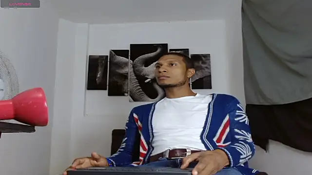 Snapshot of chrisramosv chatting on March 28, 10:53 pm chrisramosv online show from March 28, 10:53 pm