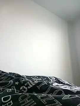 Snapshot of Puma818181 chatting on March 12, 5:24 am Puma818181 online show from March 12, 5:24 am