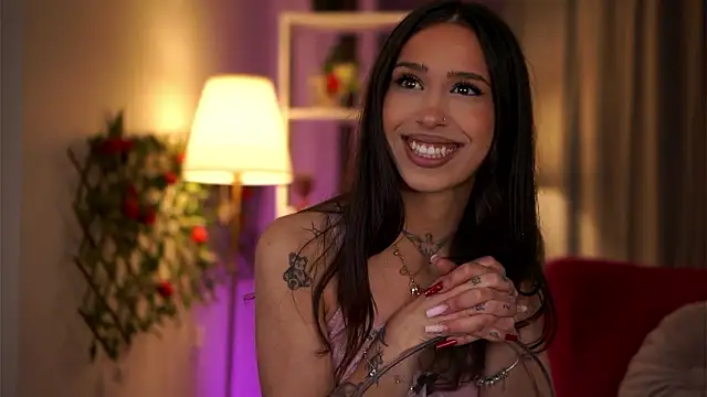 Snapshot of Daisy_Bella chatting on March 15, 7:53 pm Daisy Bella online show from March 15, 7:53 pm