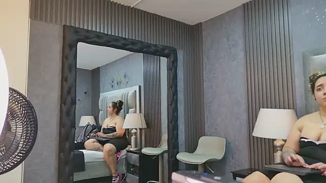 Snapshot of VioletMonroee chatting on March 21, 3:11 am VioletMonroee online show from March 21, 3:11 am