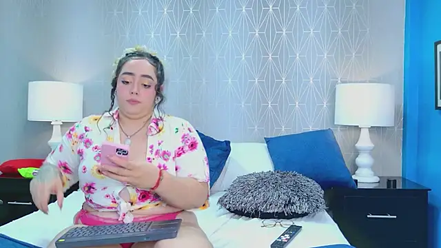 Snapshot of VioletMonroee chatting on March 27, 8:26 am VioletMonroee online show from March 27, 8:26 am