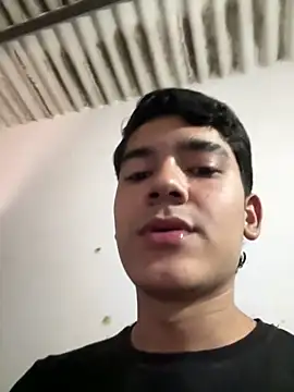 Snapshot of pabloflaquito23 chatting on March 11, 8:15 pm pabloflaquito23 online show from March 11, 8:15 pm