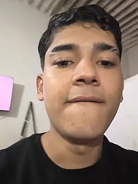 Snapshot of pabloflaquito23 chatting on March 15, 9:32 pm pabloflaquito23 online show from March 15, 9:32 pm