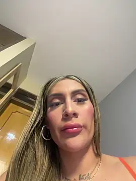 Snapshot of Miamattel3 chatting on April 11, 3:11 am Miamattel3 online show from April 11, 3:11 am