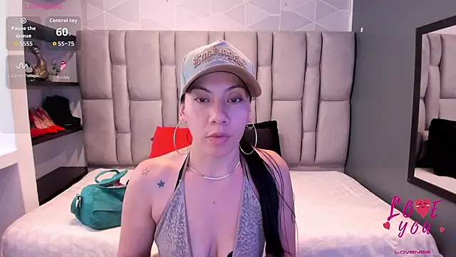 Abril Fox   online show from June 6, 7:29 pm