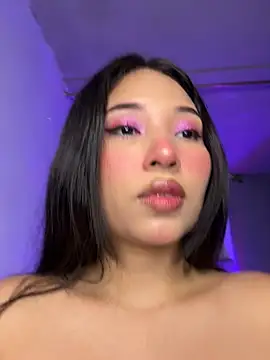 Snapshot of iamkyliewest chatting on March 16, 5:44 am iamkyliewest online show from March 16, 5:44 am