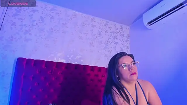 Snapshot of Samantha_mas chatting on March 27, 1:00 pm Samantha mas online show from March 27, 1:00 pm