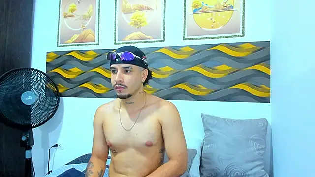 Snapshot of Leon_Hotx chatting on March 28, 6:51 pm Leon Hotx online show from March 28, 6:51 pm