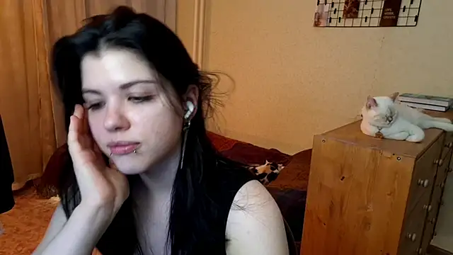 Snapshot of MiaTemptress chatting on March 17, 3:26 pm MiaTemptress online show from March 17, 3:26 pm