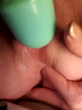 Snapshot of rosemagique25 chatting on March 22, 9:51 pm rosemagique25 online show from March 22, 9:51 pm