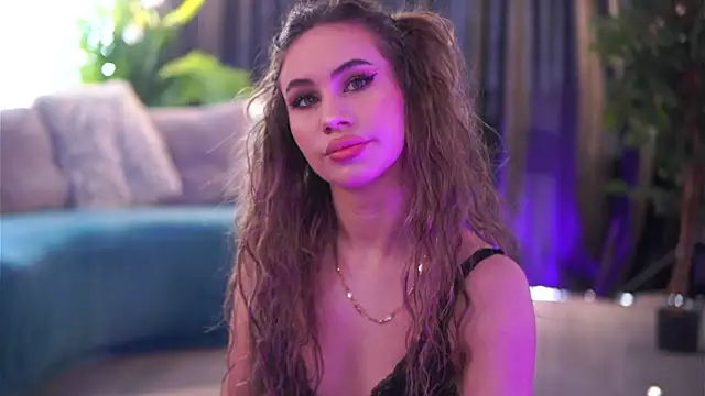 Snapshot of HollyBeatrix chatting on March 25, 10:32 am HollyBeatrix online show from March 25, 10:32 am