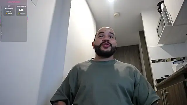 Snapshot of Axel_Dominus chatting on March 12, 2:18 am Axel Dominus online show from March 12, 2:18 am