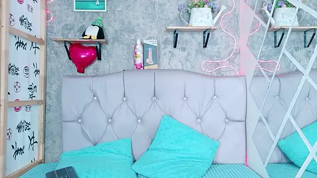 Snapshot of Sophia_xoxo1 chatting on March 19, 2:43 pm Sophia xoxo1 online show from March 19, 2:43 pm