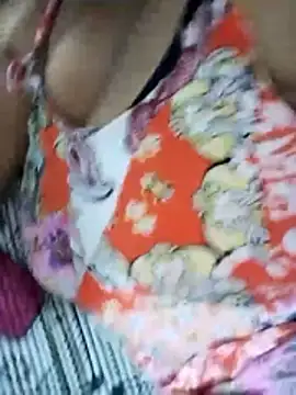 Snapshot of anjupere chatting on April 9, 7:25 am anjupere online show from April 9, 7:25 am