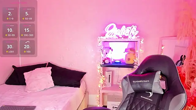 Julieth Caandy online show from March 27, 11:43 am