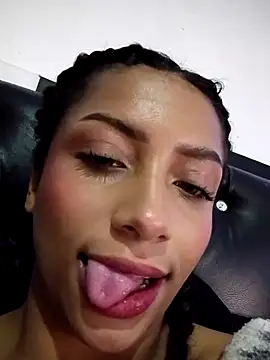 KattyBerryX online show from August 2, 10:41 pm