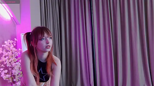 Snapshot of CandyGirl2y chatting on March 26, 6:57 pm CandyGirl2y online show from March 26, 6:57 pm